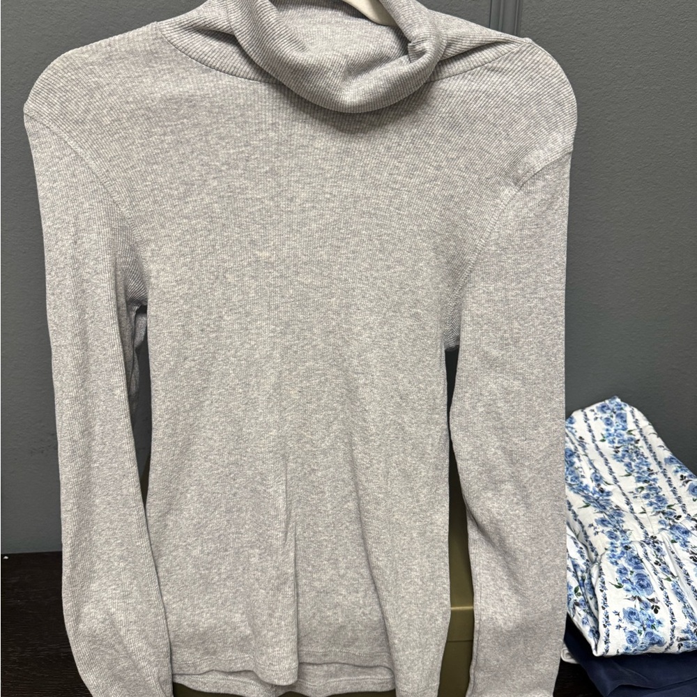 Elegant Heather Gray Turtleneck Sweater